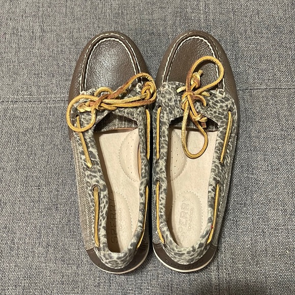 EUC Sperry shoes size 5 1/2 - Picture 1 of 10